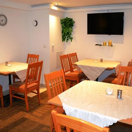 Pension-gaestehaus Oberscheven Leipziger Neuseenland Penzion Kitzscher
